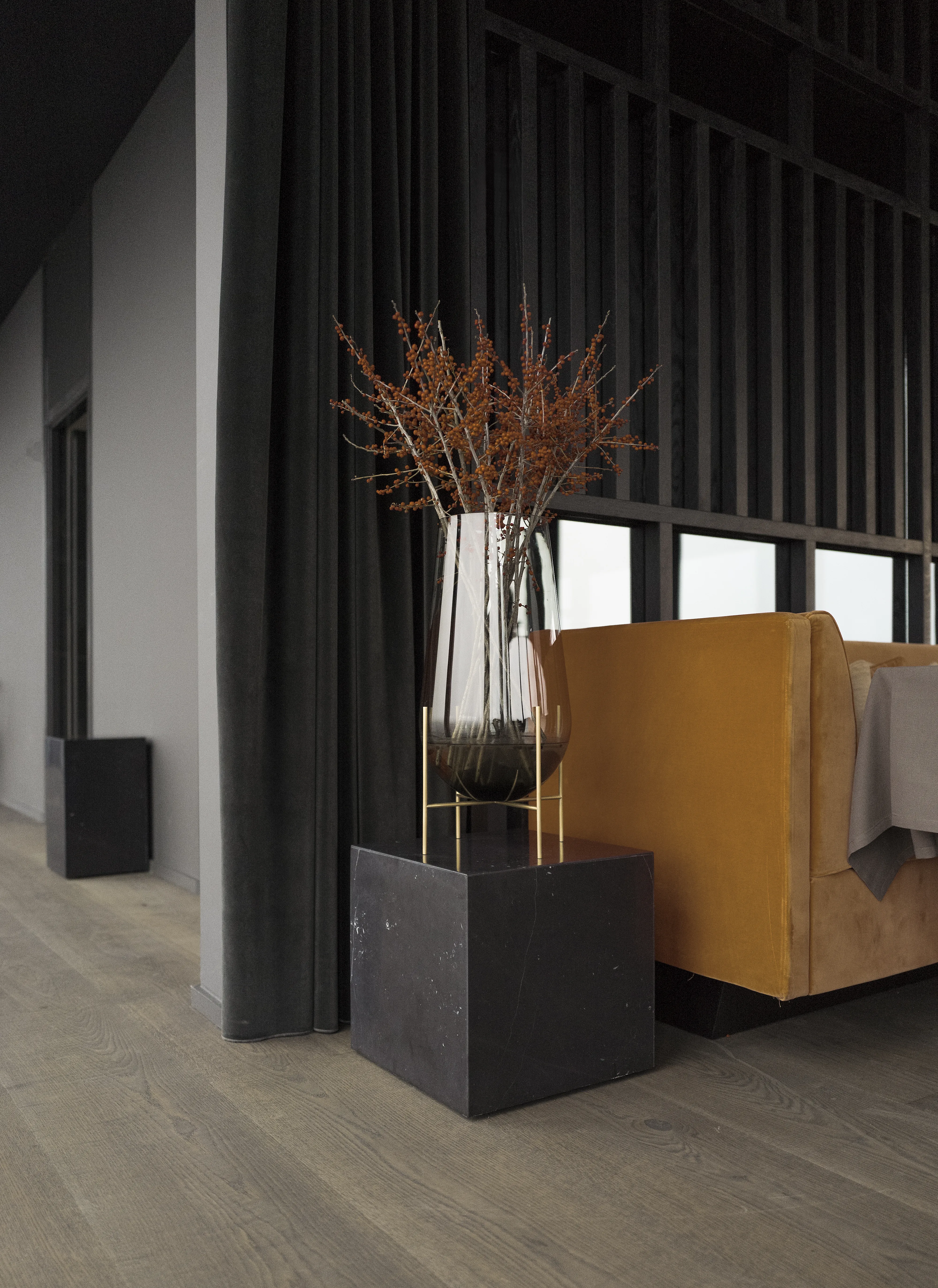 Plinth Table Low Tall Cubic Grand Brige Marble Various Colors Crarra Calacatta Audo 25 For Donzelli