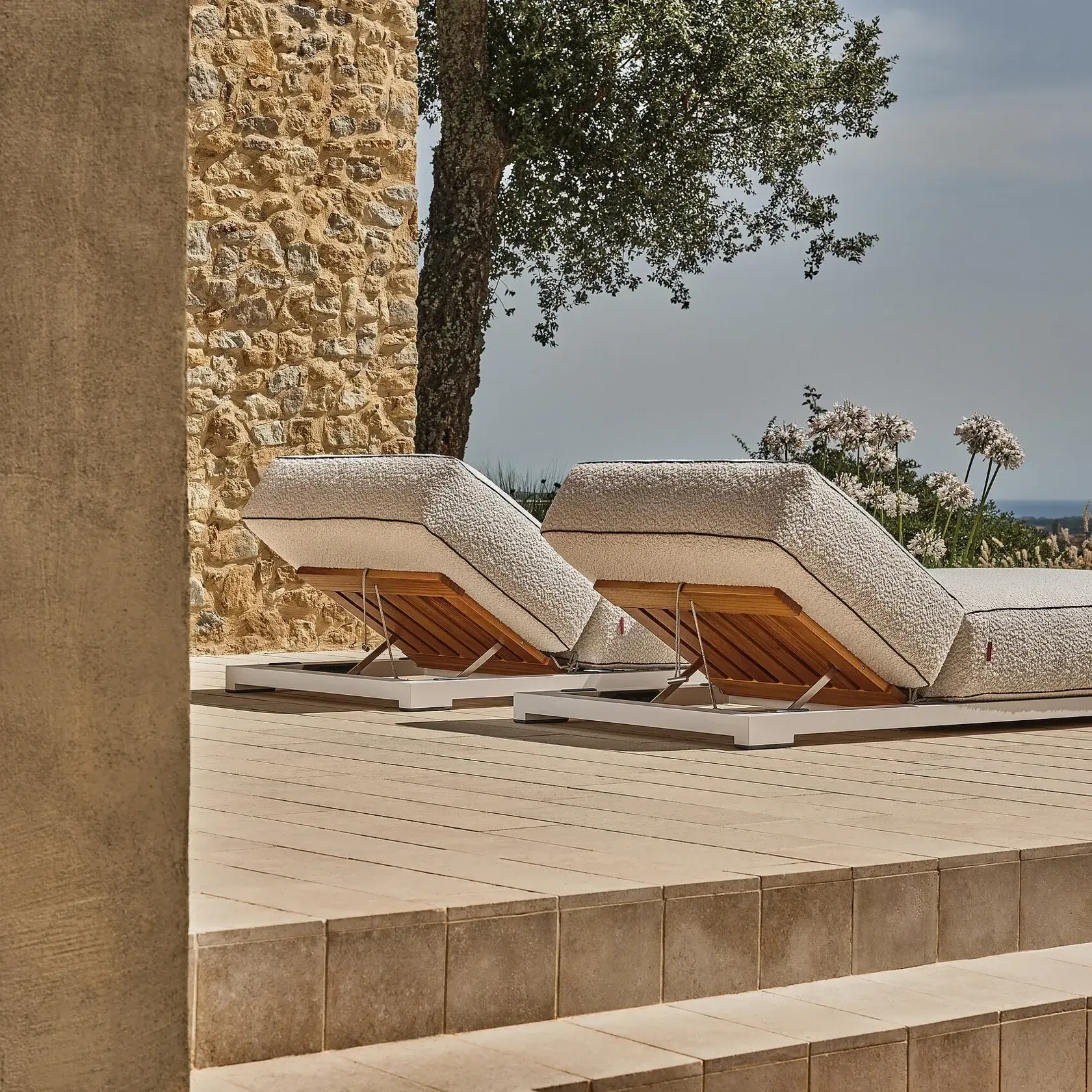 Subcover Feed Milos Antonio Citterio Flexform Donzelli