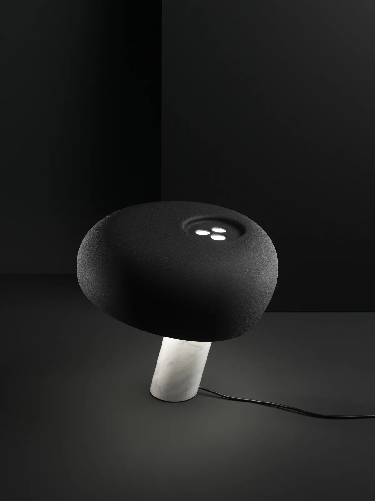 Snoopy Matte Black Gallery10 In Room Flos For Donzelli