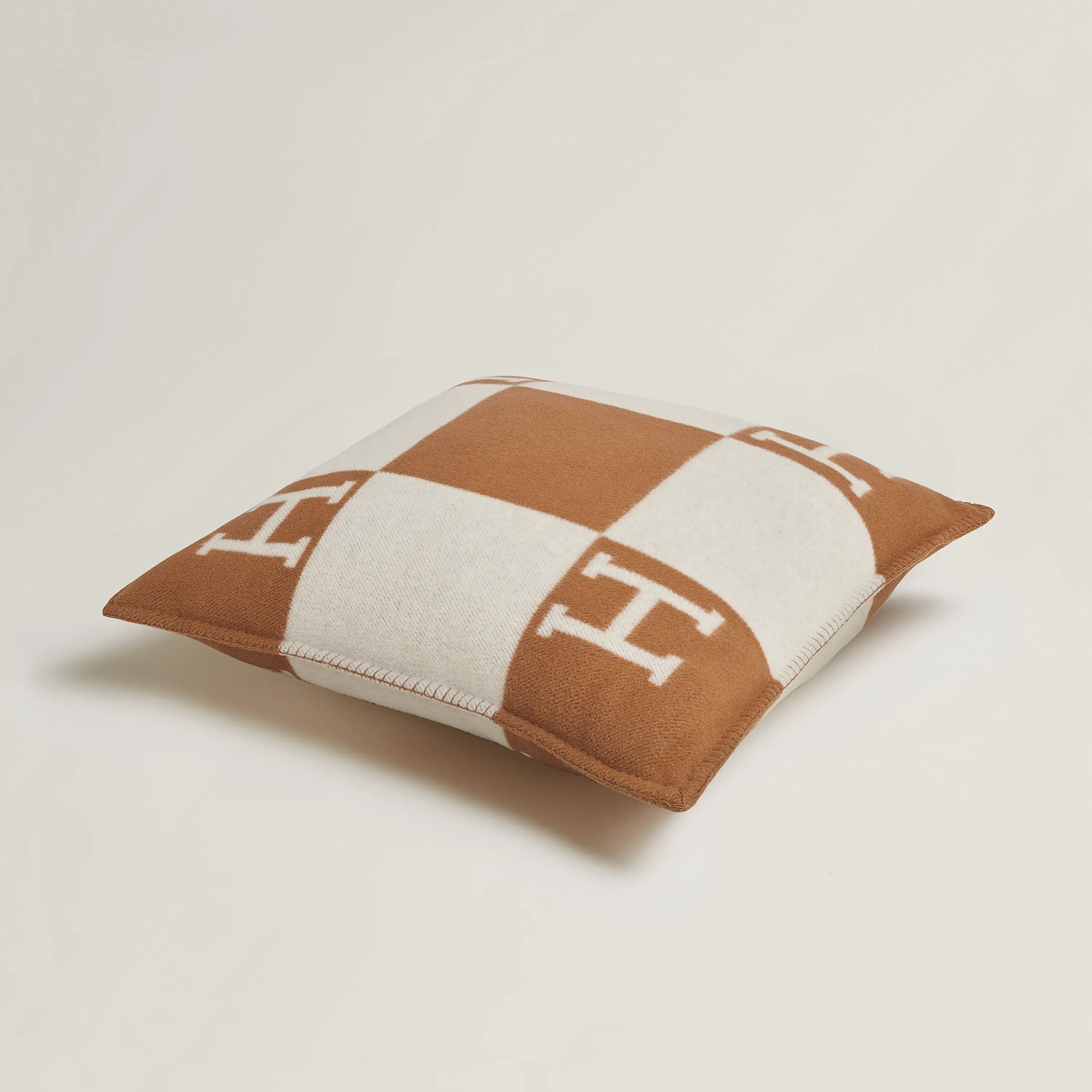 Avalon Cushion Pumpkin Camel Ecru Darkgrey Hermes 3 For Donzelli