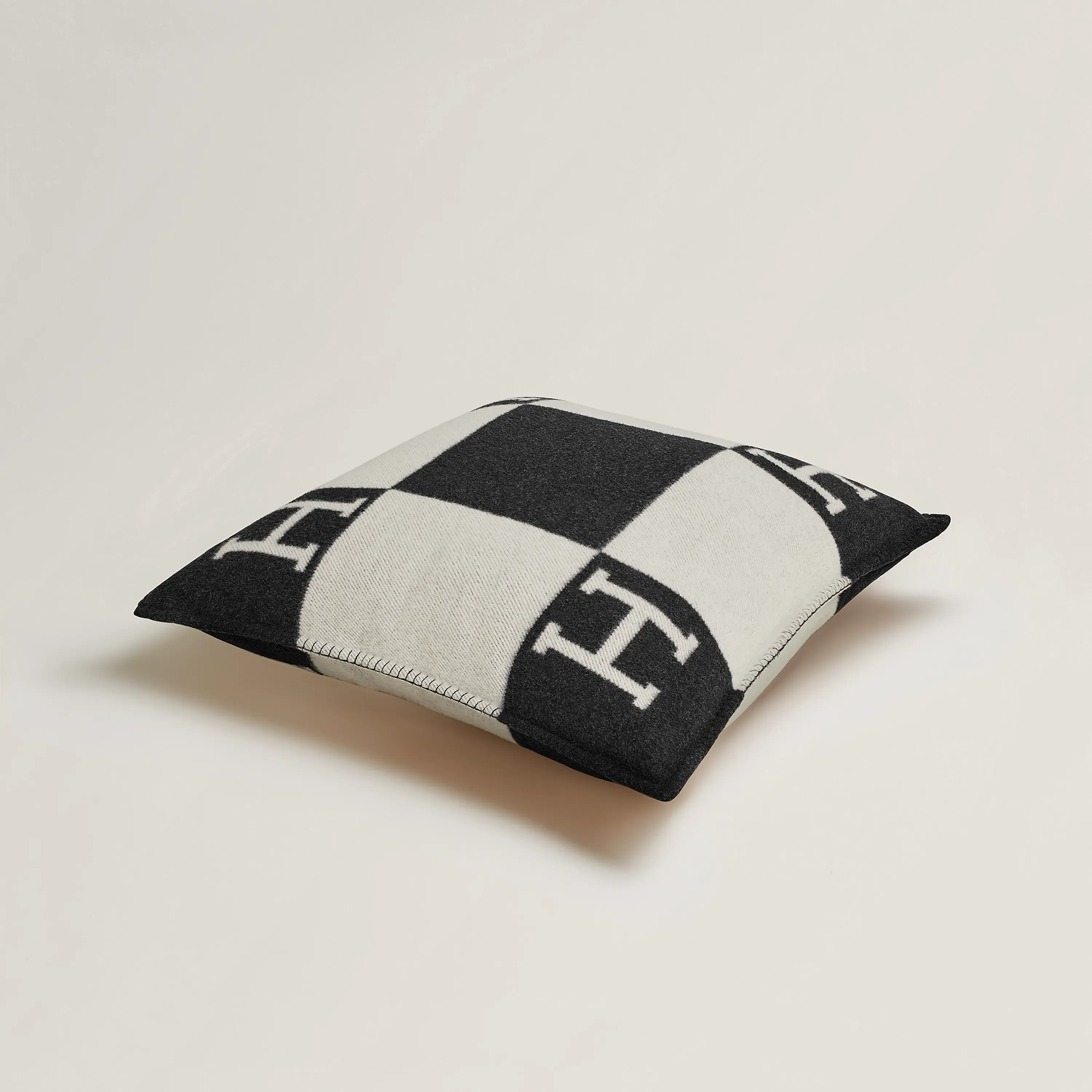 Avalon Cushion Pumpkin Camel Ecru Darkgrey Hermes 6 For Donzelli