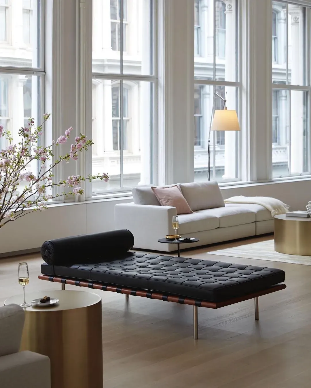 Barcelona Couch Daybed By Ludwig Mies Van Der Rohe And Knoll 4 Slide2 For Donzelli