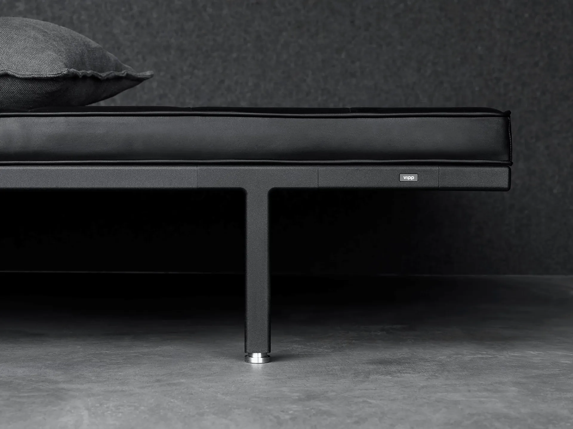 daybed 461 black leather in living room by vipp 12 for donzelli