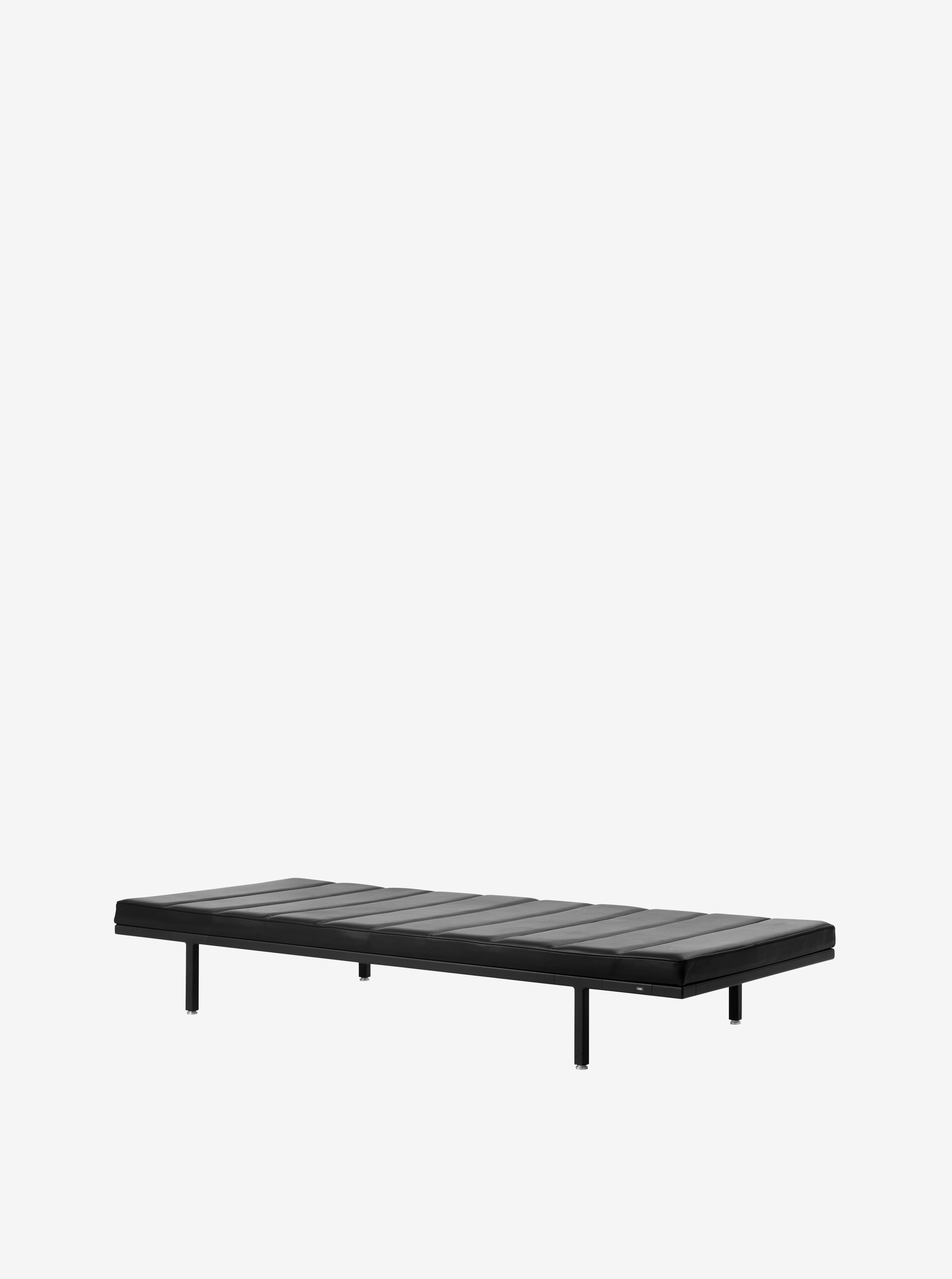 daybed 461 black leather packshot 1 by vipp 1 for donzelli